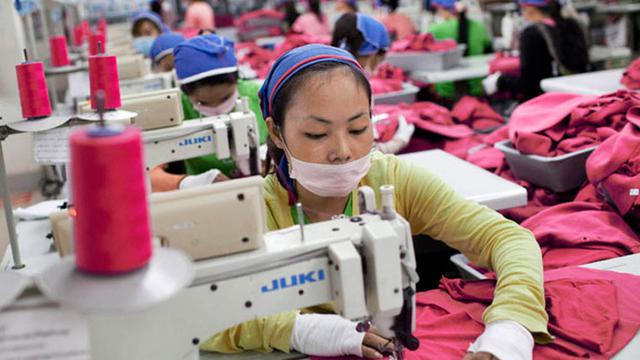Pandangan Saat Membuat Pakaian di Pabrik Amerika